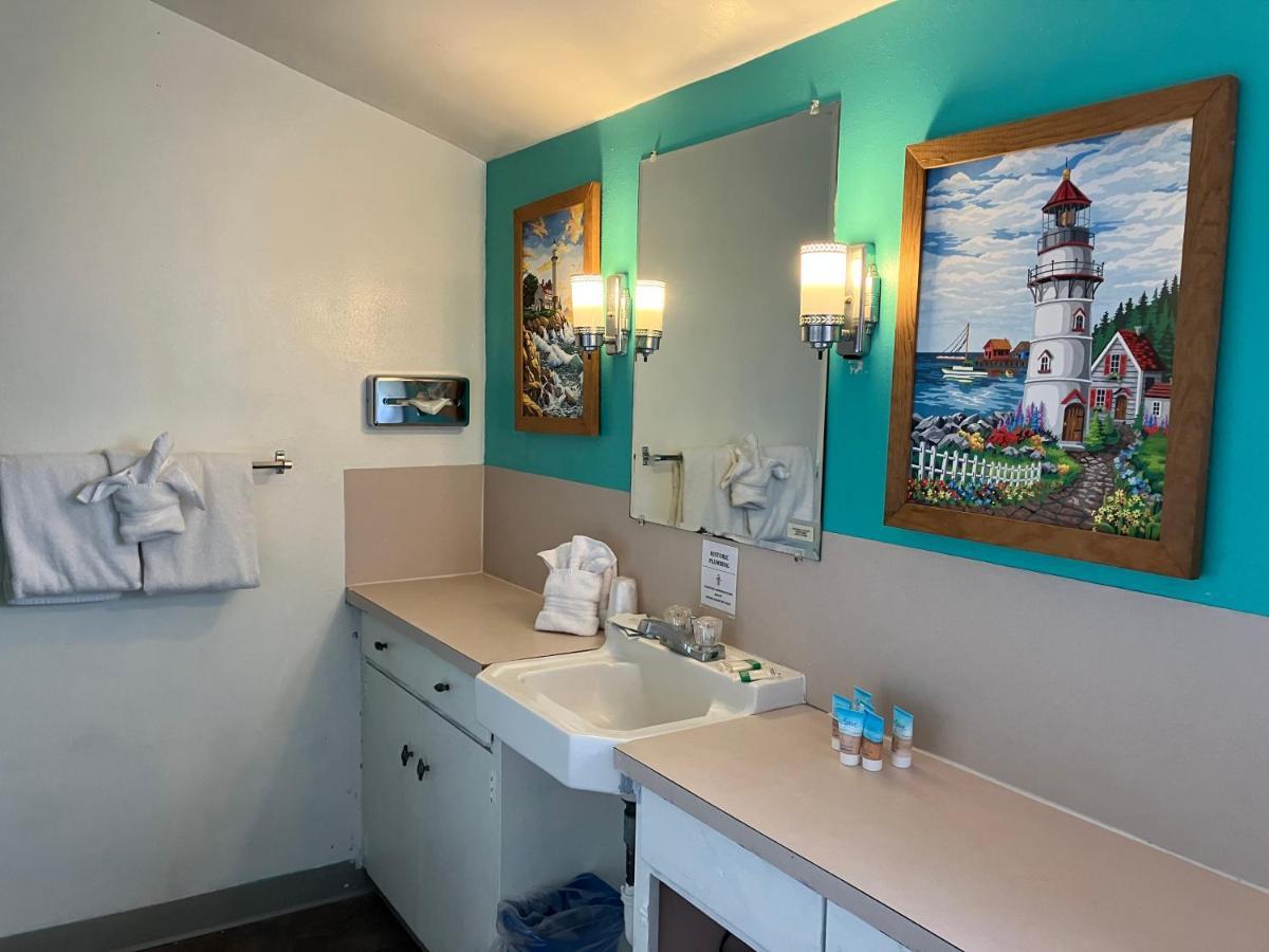 Lighthouse Inn Флоренс Экстерьер фото