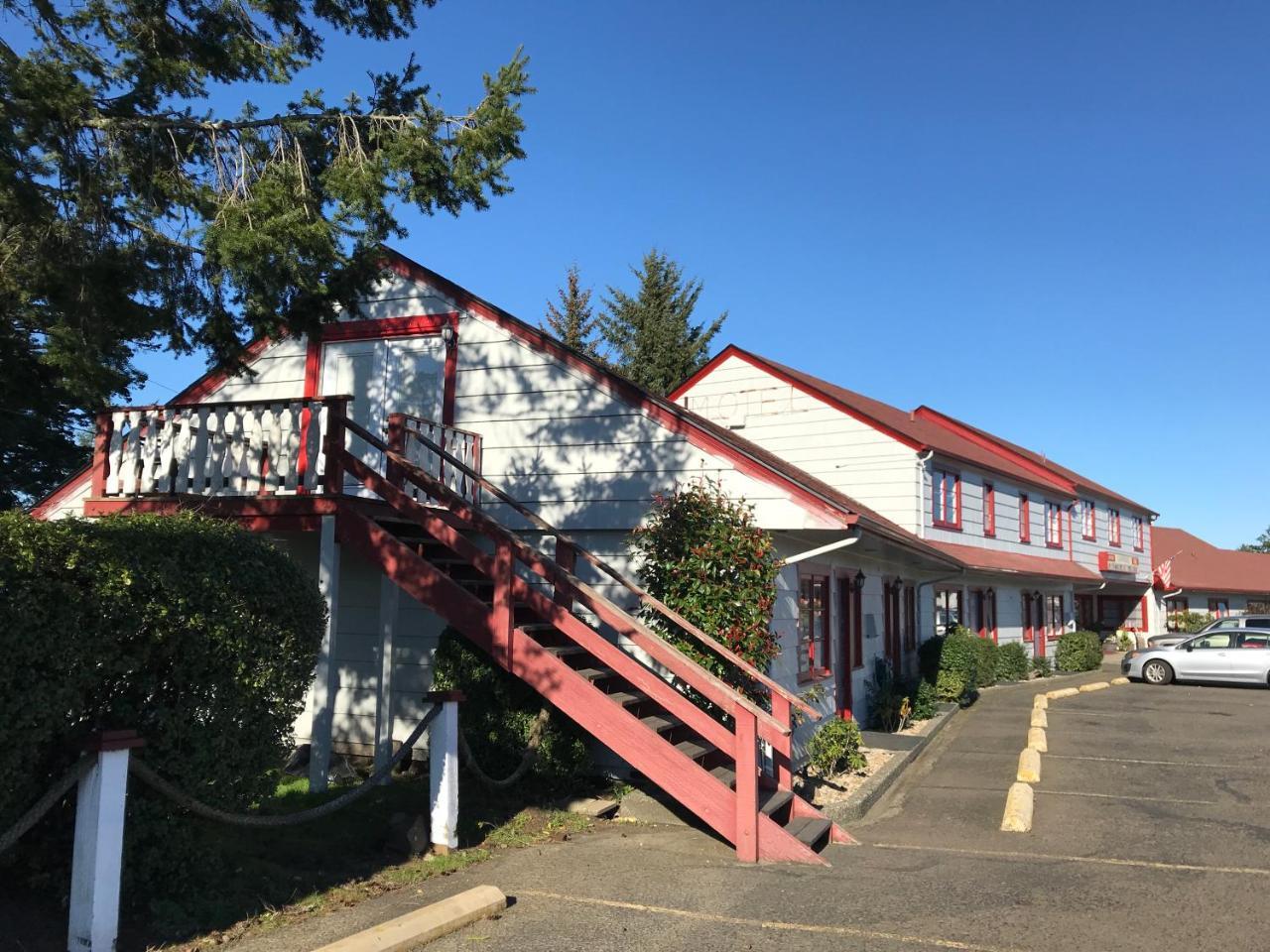 Lighthouse Inn Флоренс Экстерьер фото
